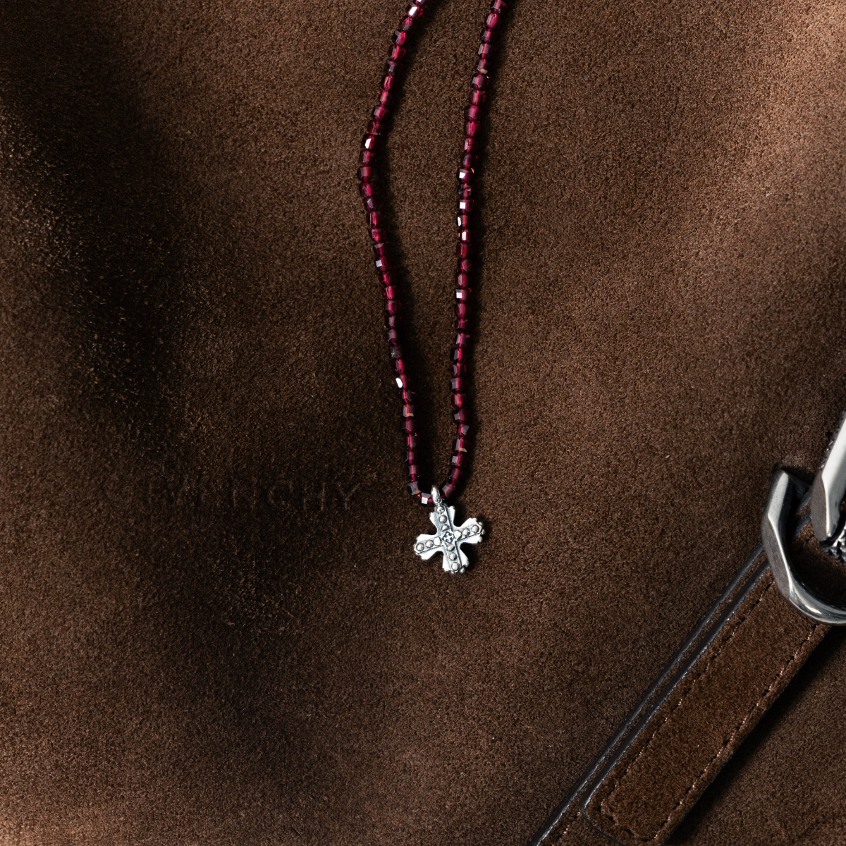 Necklace “Wine Red Vanq”
