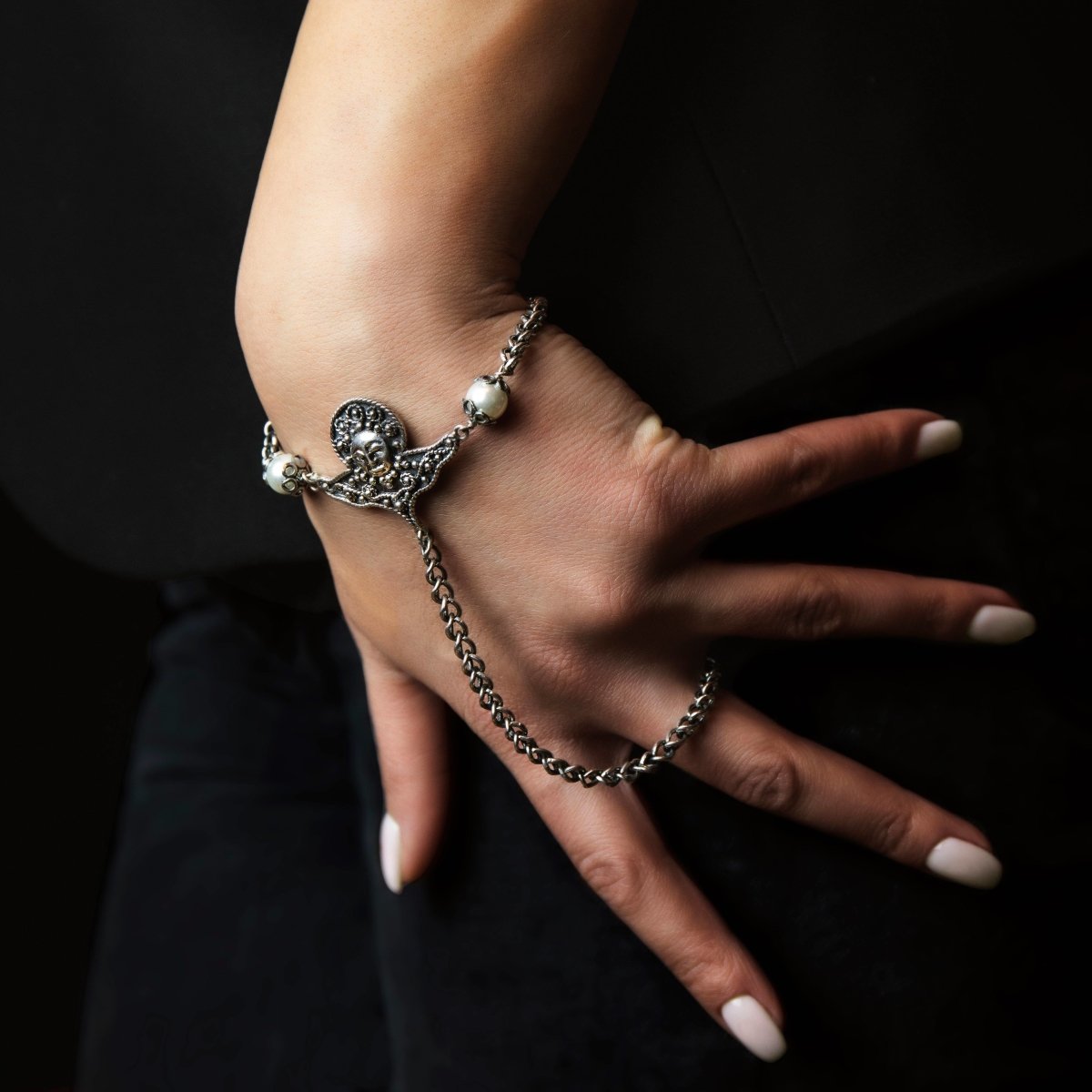 Hand Chain 